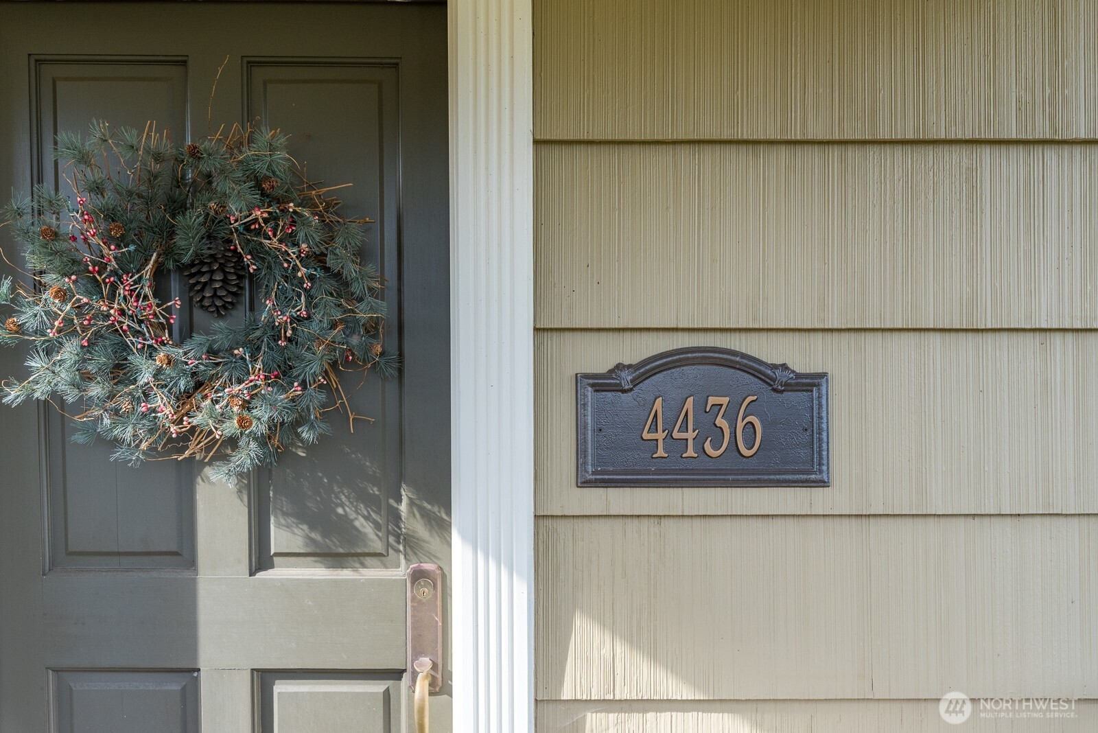 4436 Seahurst Avenue Everett, WA 98203 - Photo 4 of 40