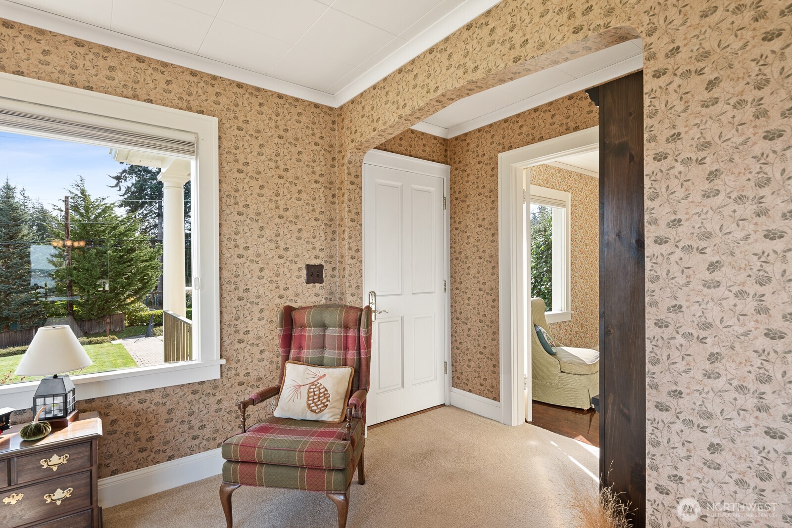 4436 Seahurst Avenue Everett, WA 98203 - Photo 5 of 40