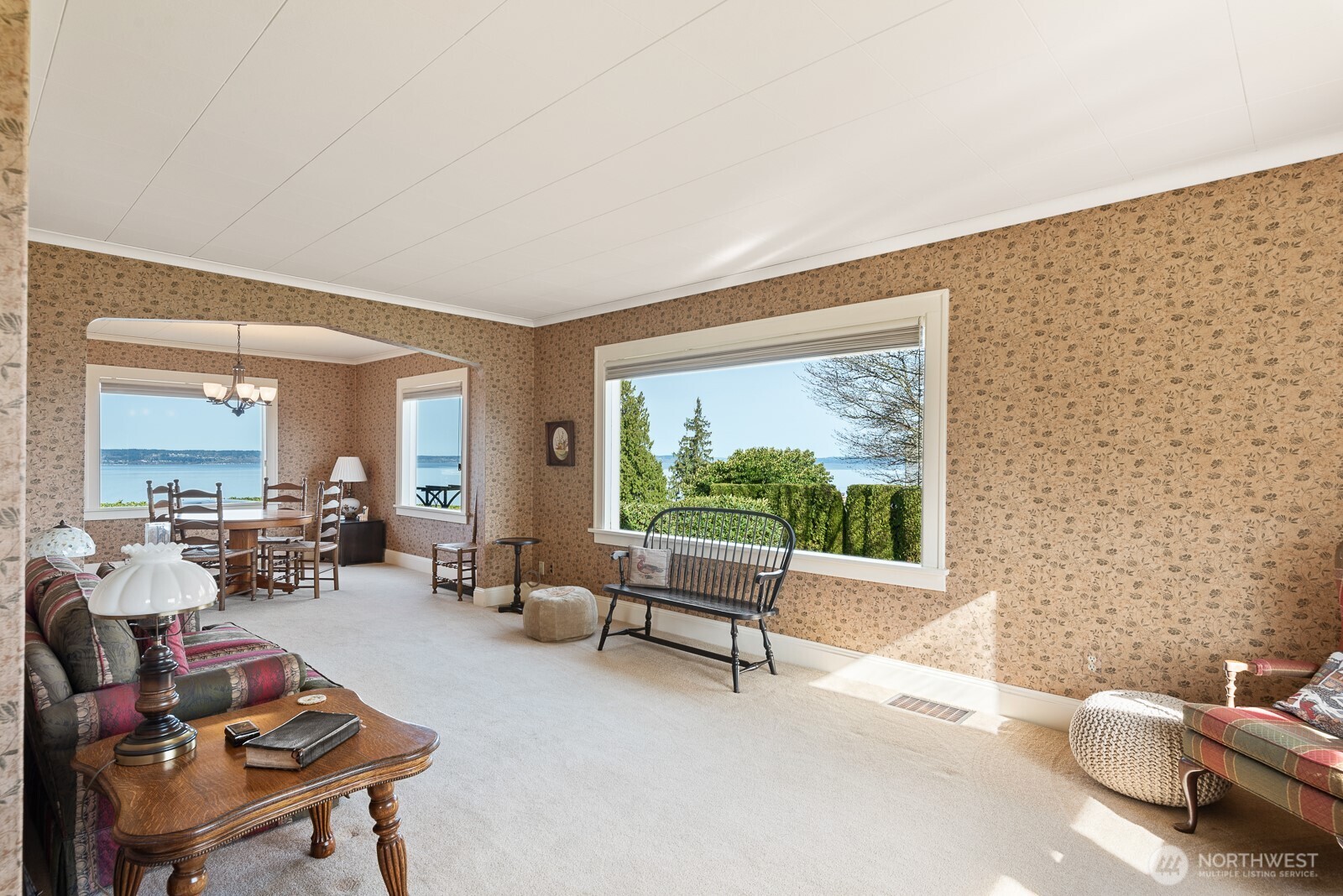 4436 Seahurst Avenue Everett, WA 98203 - Photo 7 of 40