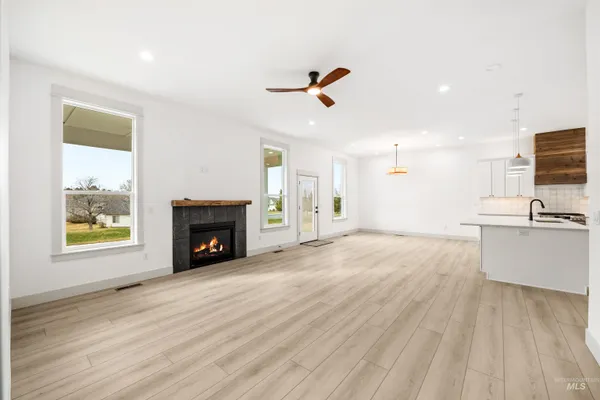 $699,900 | 442 East Elaine Court, Nampa, ID 83686