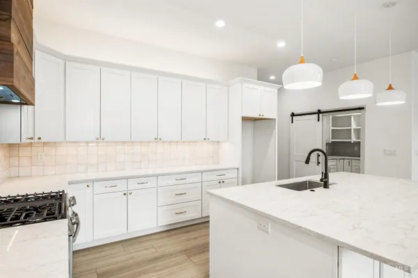 $699,900 | 442 East Elaine Court, Nampa, ID 83686