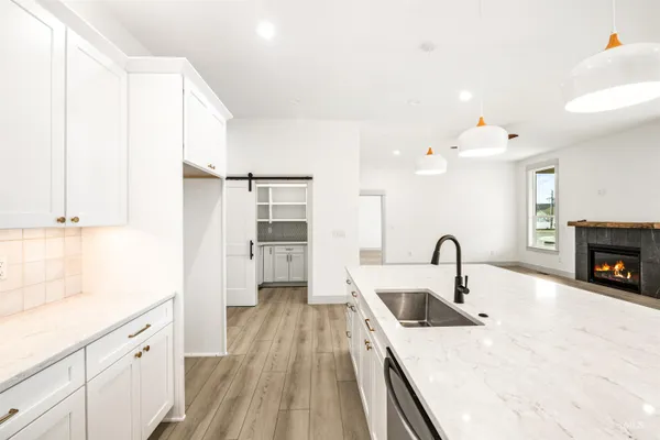 $699,900 | 442 East Elaine Court, Nampa, ID 83686