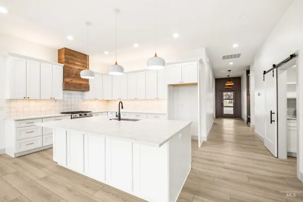 $699,900 | 442 East Elaine Court, Nampa, ID 83686