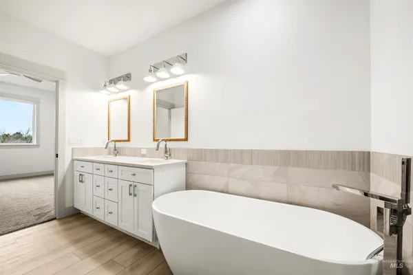 $699,900 | 442 East Elaine Court, Nampa, ID 83686