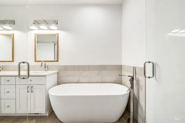 $699,900 | 442 East Elaine Court, Nampa, ID 83686