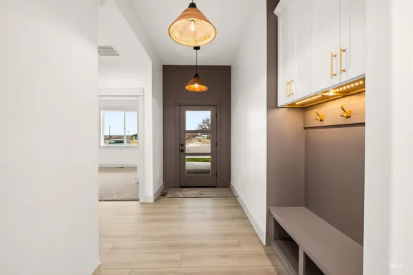 $699,900 | 442 East Elaine Court, Nampa, ID 83686