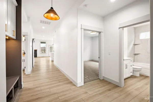 $699,900 | 442 East Elaine Court, Nampa, ID 83686