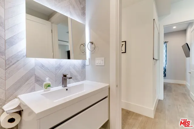 $5,995 | 4826 Pickford Street, Los Angeles, CA 90019