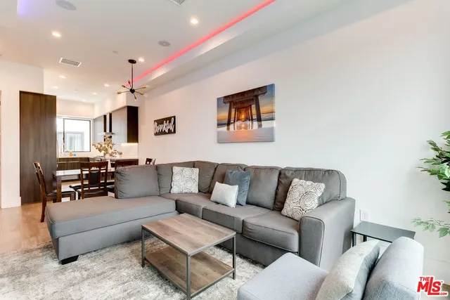 $5,995 | 4826 Pickford Street, Los Angeles, CA 90019