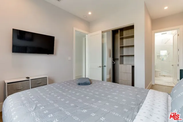 $5,995 | 4826 Pickford Street, Los Angeles, CA 90019