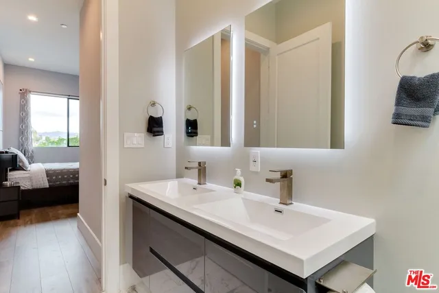 $5,995 | 4826 Pickford Street, Los Angeles, CA 90019