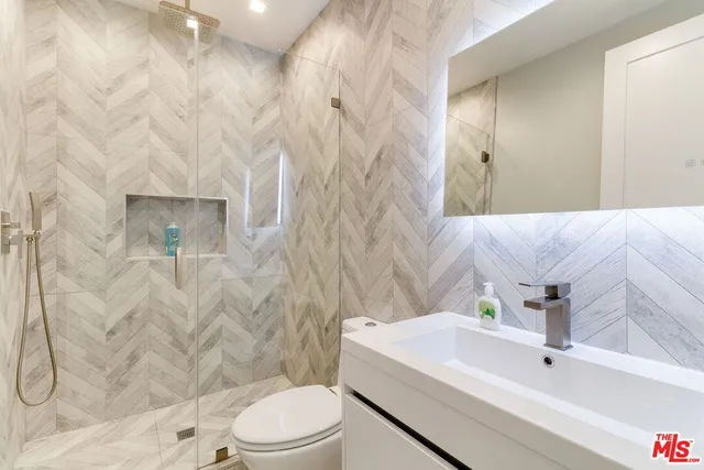 $5,995 | 4826 Pickford Street, Los Angeles, CA 90019