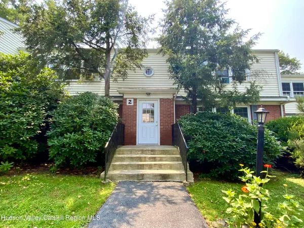 $1,675 | 2 Huguenot Street, Unit 4, New Paltz, NY 12561