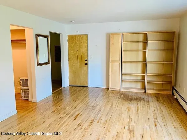 $1,675 | 2 Huguenot Street, Unit 4, New Paltz, NY 12561