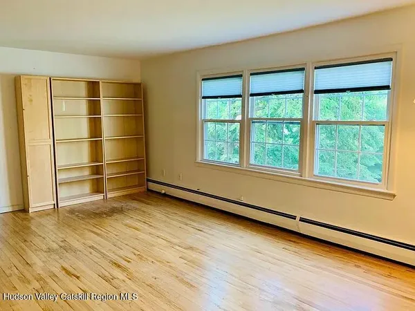 $1,675 | 2 Huguenot Street, Unit 4, New Paltz, NY 12561