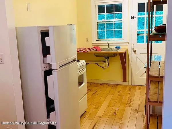 $1,675 | 2 Huguenot Street, Unit 4, New Paltz, NY 12561