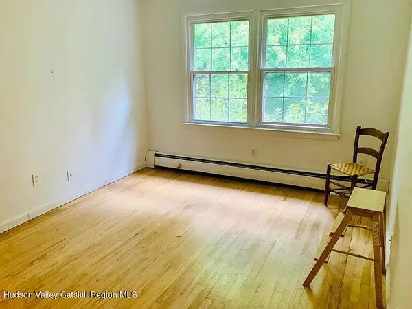 $1,675 | 2 Huguenot Street, Unit 4, New Paltz, NY 12561