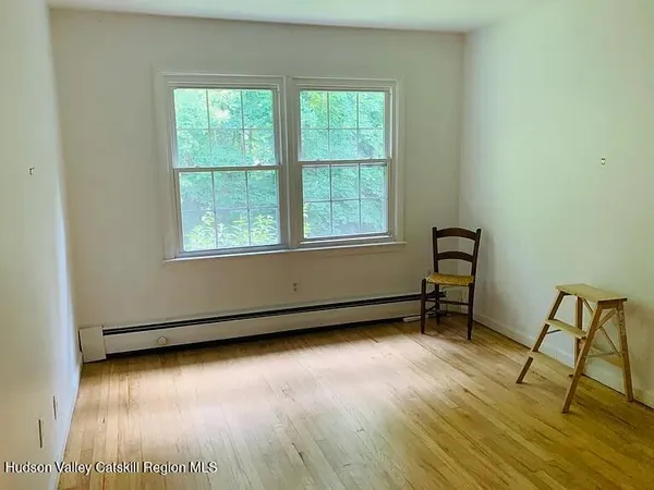 $1,675 | 2 Huguenot Street, Unit 4, New Paltz, NY 12561