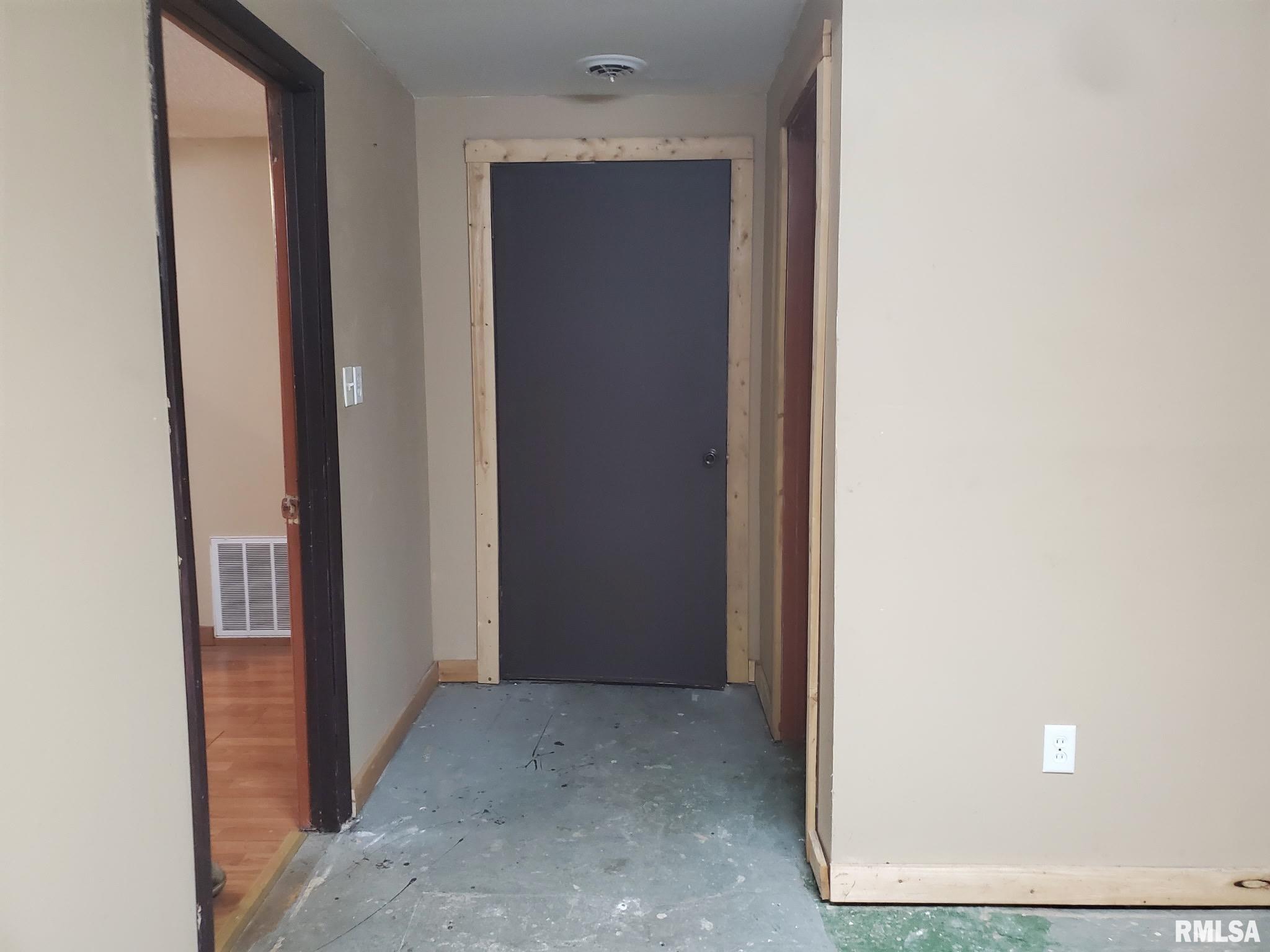 1512 Spring Bay Road East Peoria, IL 61611 - Photo 11 of 34