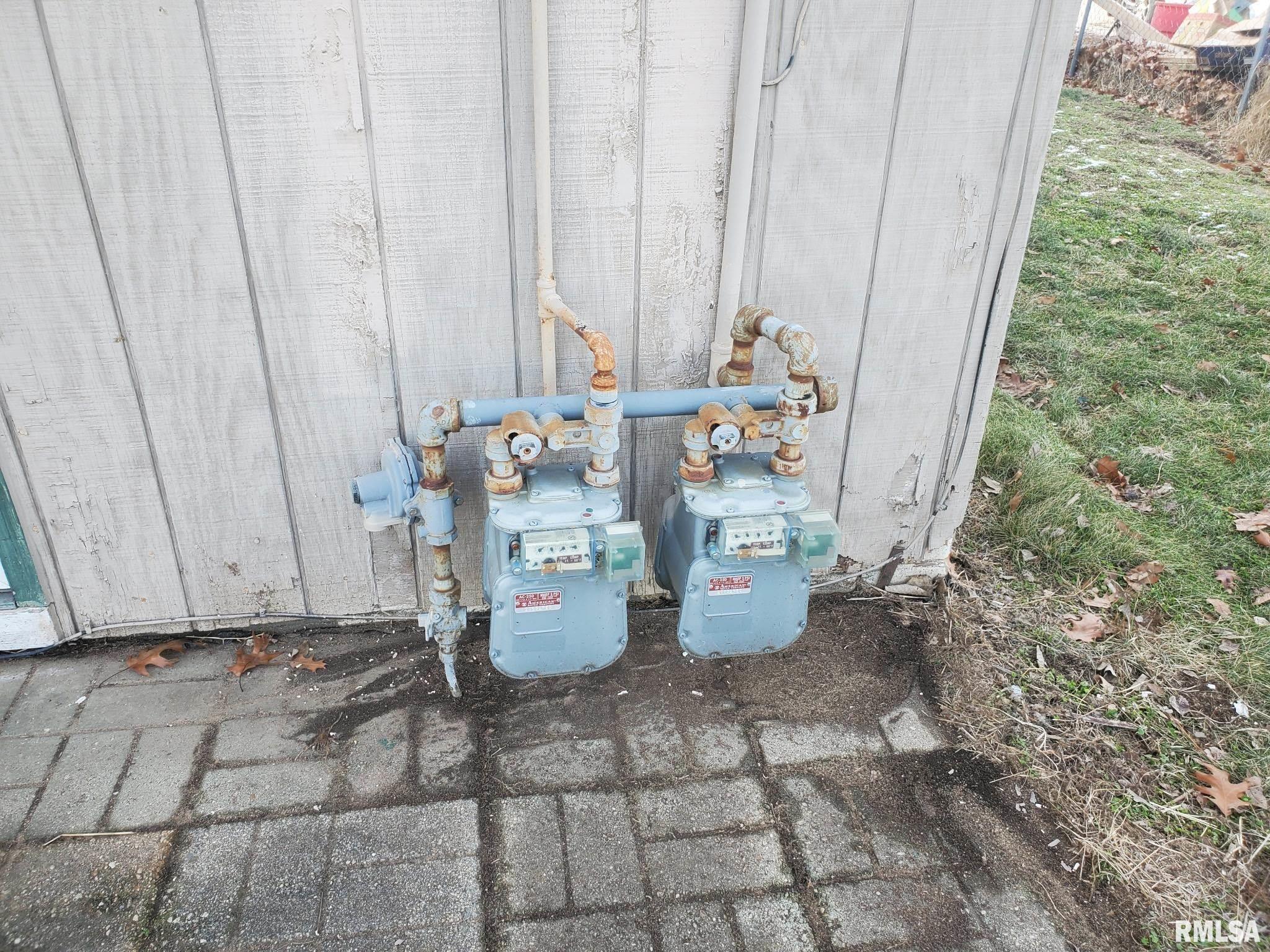 1512 Spring Bay Road East Peoria, IL 61611 - Photo 26 of 34