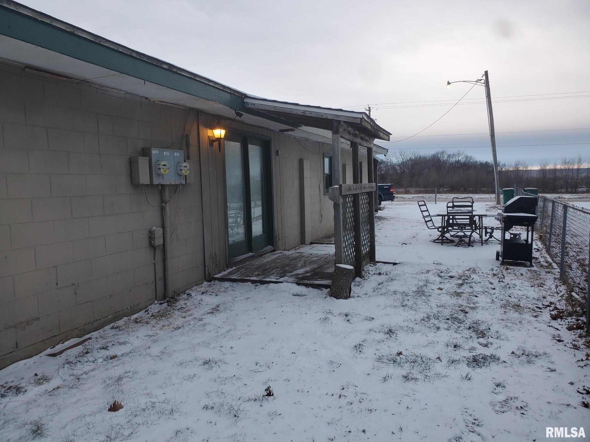 1512 Spring Bay Road East Peoria, IL 61611 - Photo 3 of 34