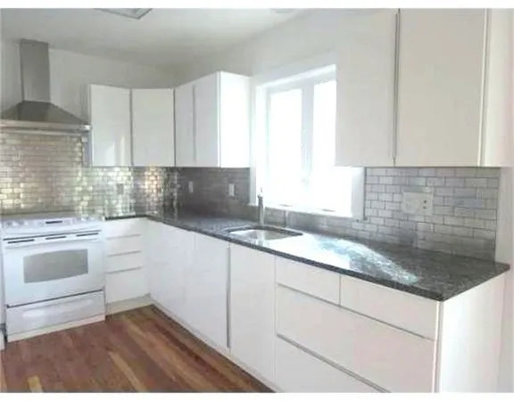 $1,900 | 285 Hawthorn Street, Unit 2, New Bedford, MA 02740