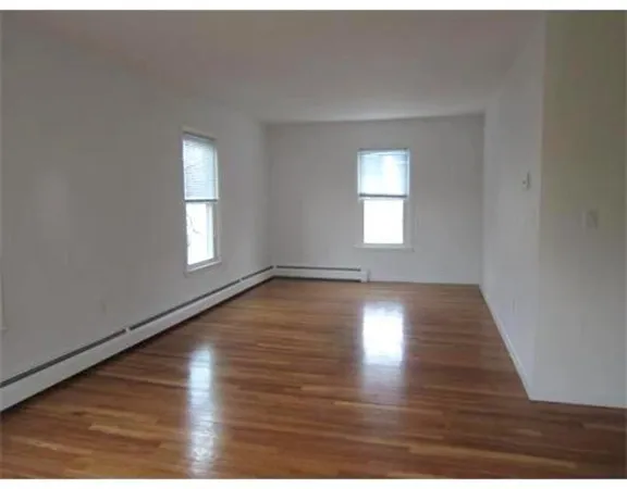 $1,900 | 285 Hawthorn Street, Unit 2, New Bedford, MA 02740