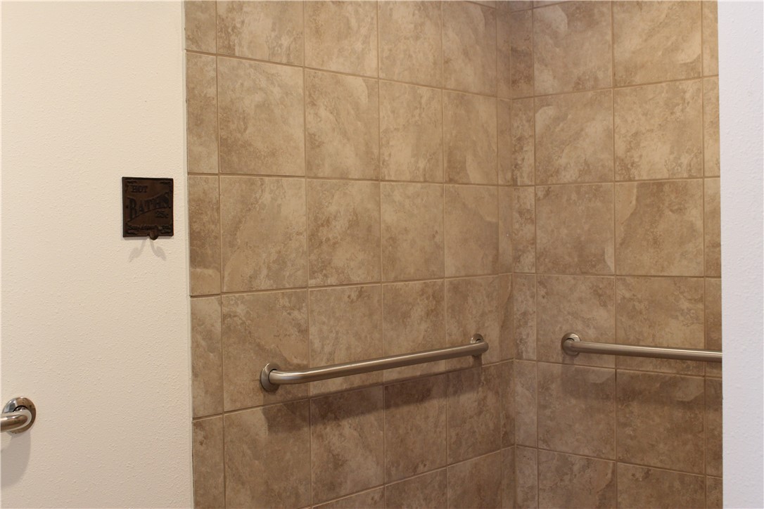 125 Lagarto Ferry Mathis, TX 78368 - Photo 33 of 38 a bathroom with a shower