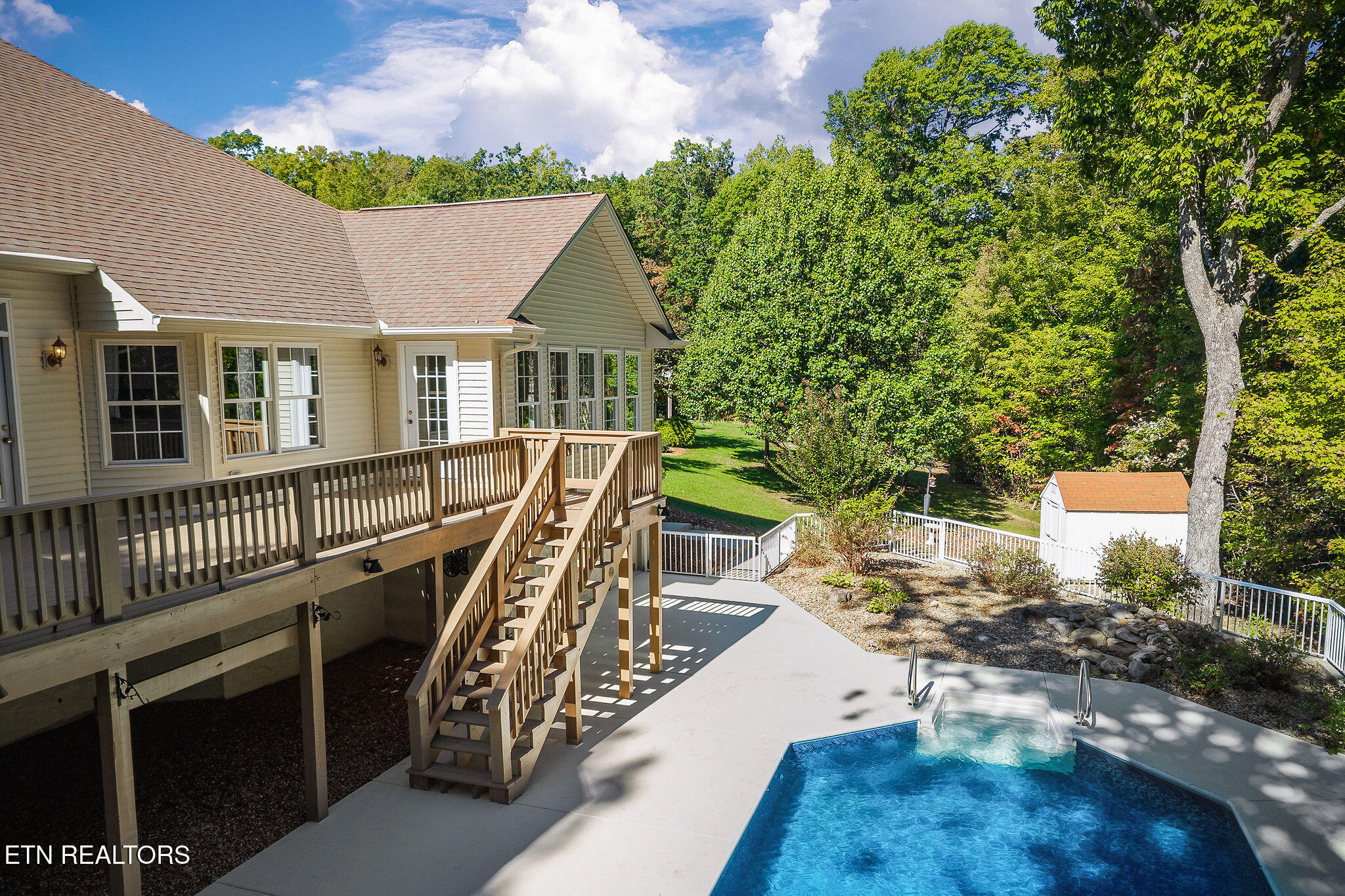64 Cedar Rdg Court Fairfield Glade, TN 38558 - Photo 45 of 53 DJI_20251001102358_0015_D