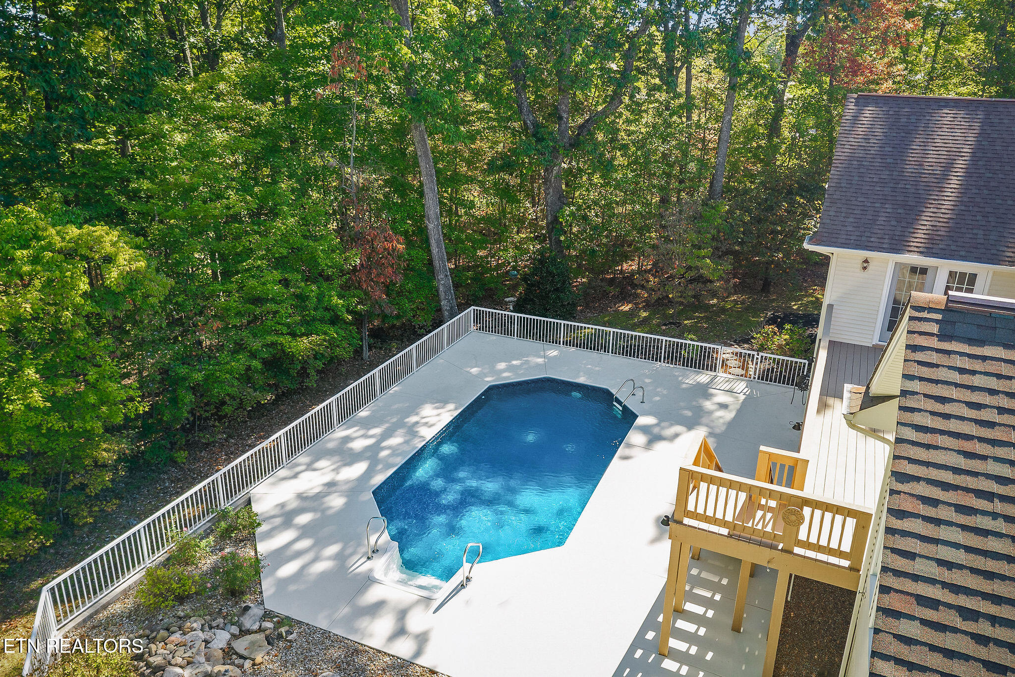 64 Cedar Rdg Court Fairfield Glade, TN 38558 - Photo 46 of 53 DJI_20251001102223_0004_D