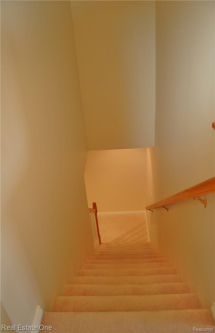 3528 Samuel Avenue Rochester, MI 48309 - Photo 21 of 23 staircase.JPG