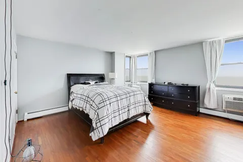 $235,000 | 6325 North Sheridan Road, Unit 1602, Chicago, IL 60660