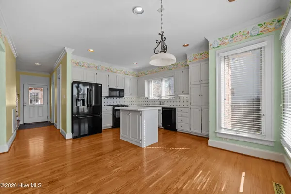 $589,000 | 206 Austin Point Drive, Washington, NC 27889