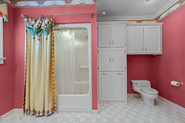 $589,000 | 206 Austin Point Drive, Washington, NC 27889