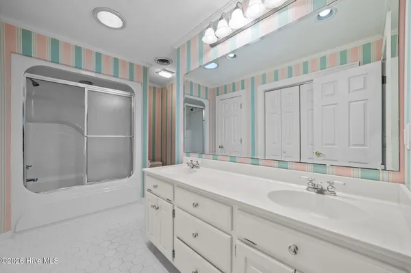 $589,000 | 206 Austin Point Drive, Washington, NC 27889