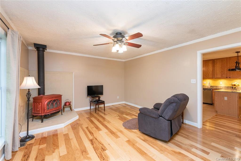 281 Ben Clark Road Marshall, NC 28753 - Photo 11 of 34 Gallery Image 11