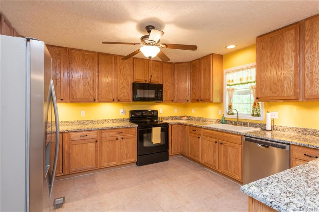 281 Ben Clark Road Marshall, NC 28753 - Photo 8 of 34 Gallery Image 8