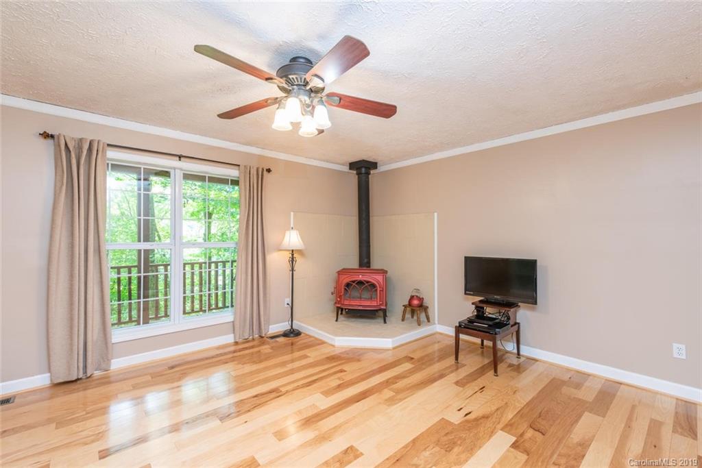281 Ben Clark Road Marshall, NC 28753 - Photo 10 of 34 Gallery Image 10