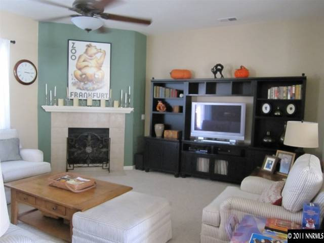 9466 Long River Drive Reno, NV 89506 - Photo 4 of 13 Photo 4
