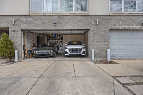 $607,000 | 925 North Willard Court, Unit 2E, Chicago, IL 60642