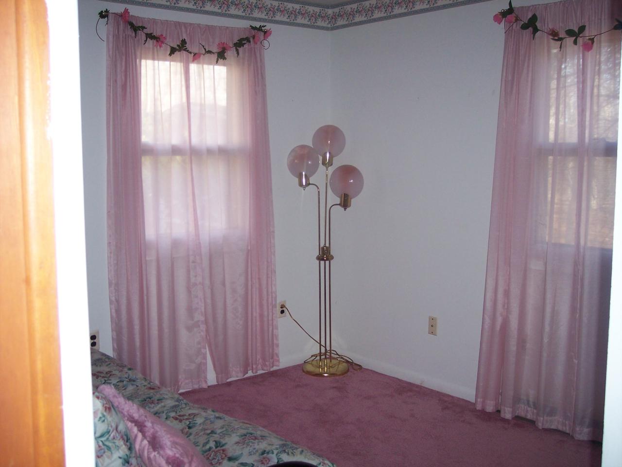 1 Spruce Cabin Road Cresco, PA 18326 - Photo 5 of 6 a view of a hallway with closet area
