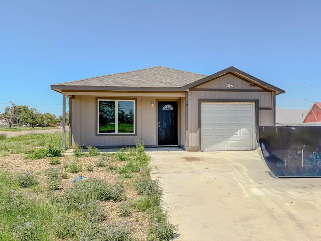 $1,100 | 1501 East 14th Street, Lubbock, TX 79403
