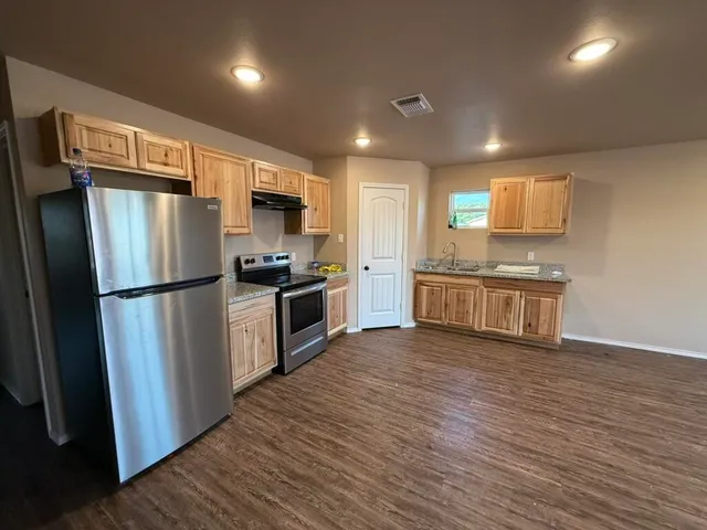 $1,100 | 1501 East 14th Street, Lubbock, TX 79403