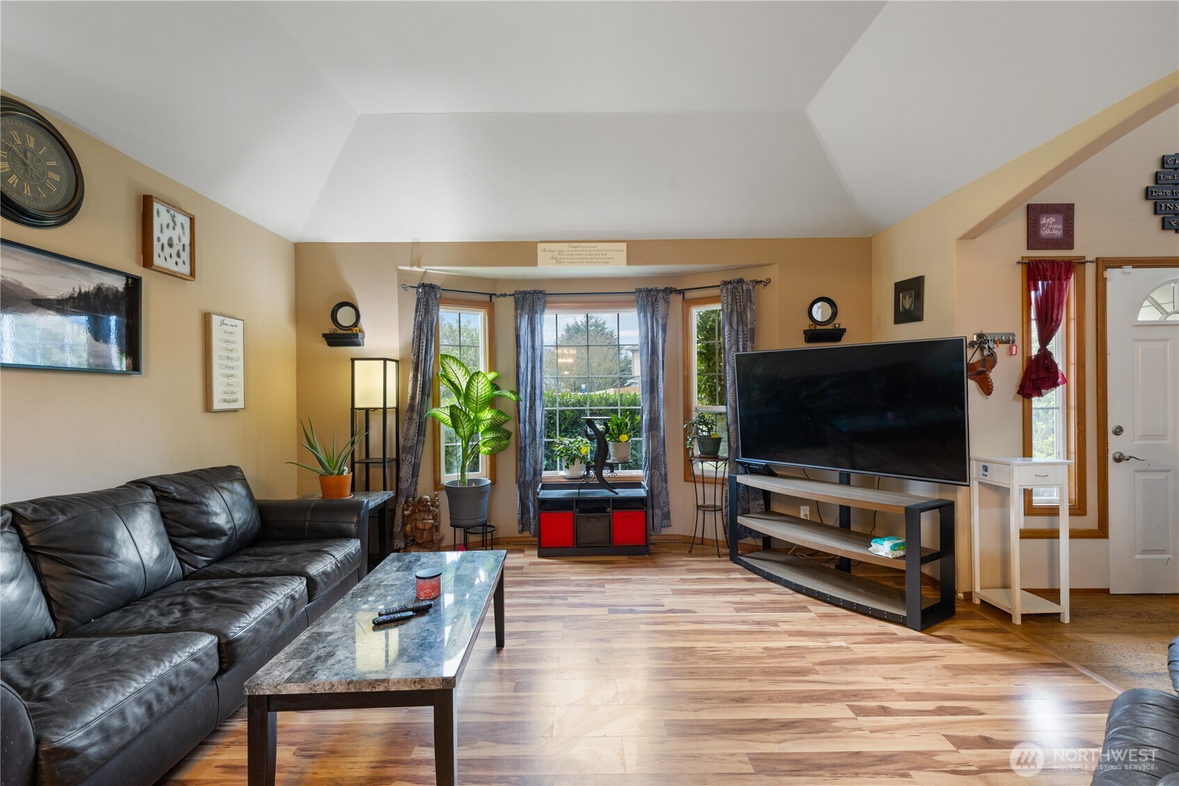 550 Southwest Muzzall Street Oak Harbor, WA 98277 - Photo 12 of 27