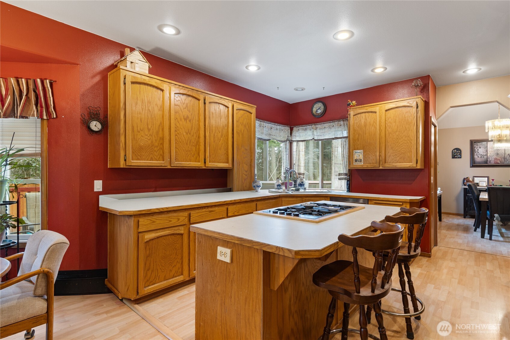 550 Southwest Muzzall Street Oak Harbor, WA 98277 - Photo 3 of 27