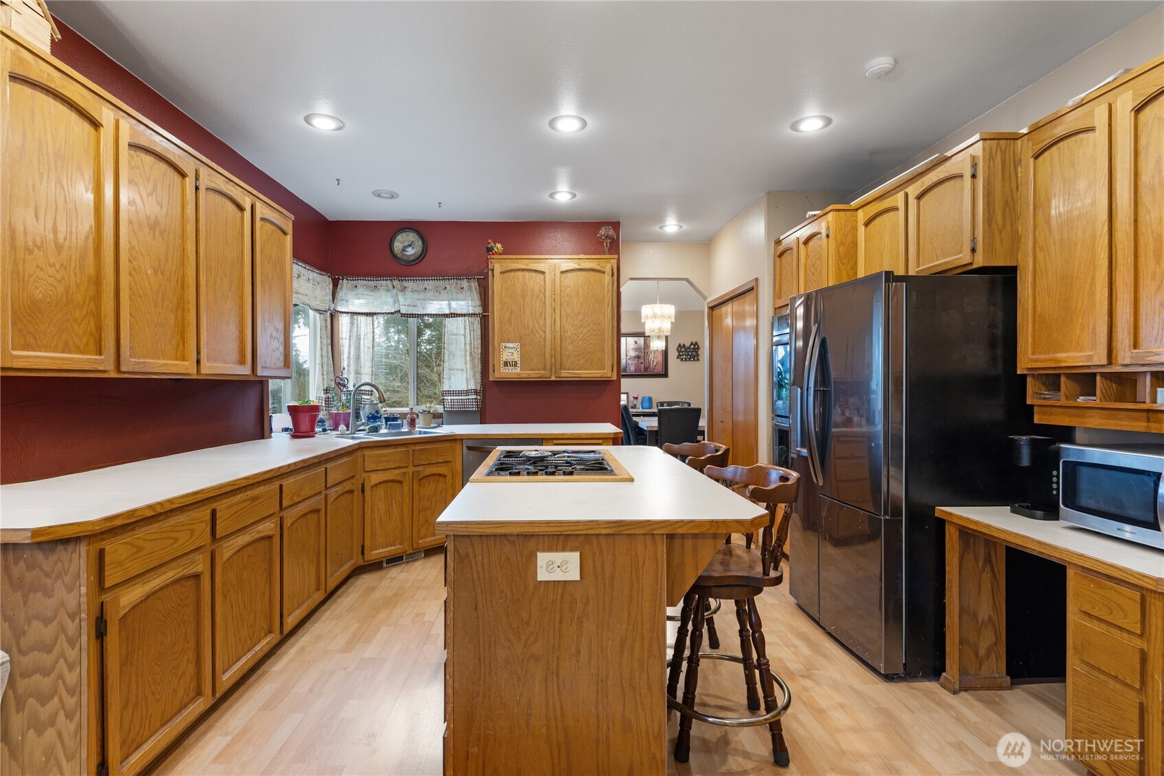 550 Southwest Muzzall Street Oak Harbor, WA 98277 - Photo 4 of 27