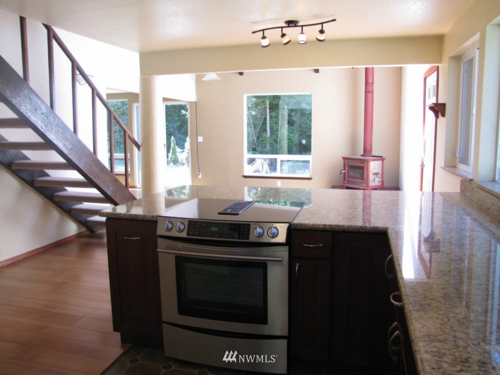 4425 South Doss Road Port Angeles, WA 98362 - Photo 11 of 15 Gallery Image 11