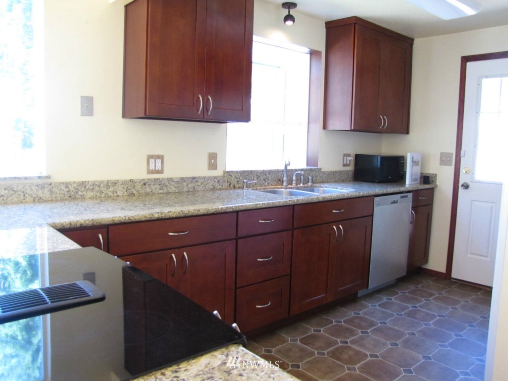 4425 South Doss Road Port Angeles, WA 98362 - Photo 12 of 15 Gallery Image 12