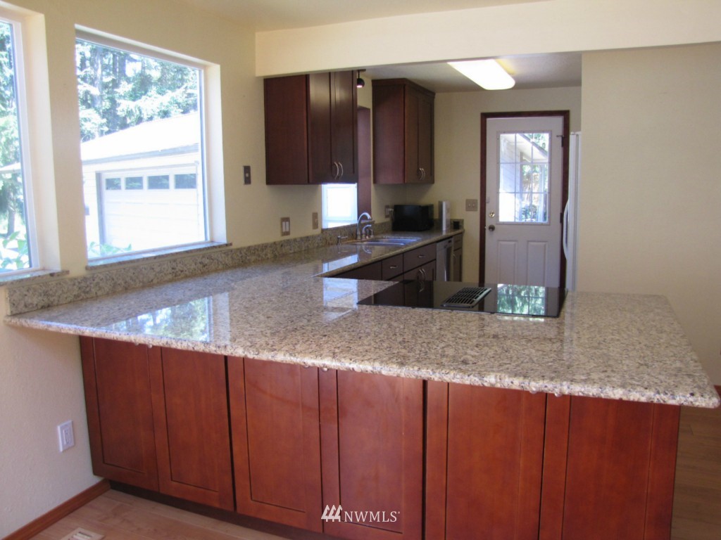 4425 South Doss Road Port Angeles, WA 98362 - Photo 3 of 15 Gallery Image 3
