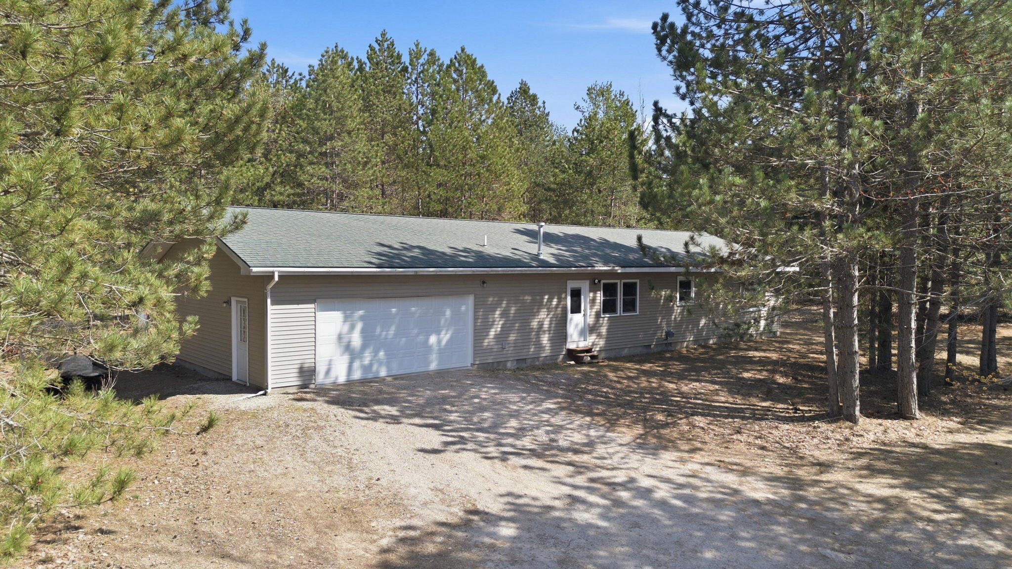 10262 North Black River Road Cheboygan, MI 49721 - Photo 31 of 41 Front
